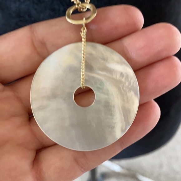 Universal Thread Necklace with circle pendant - Picture 2 of 2